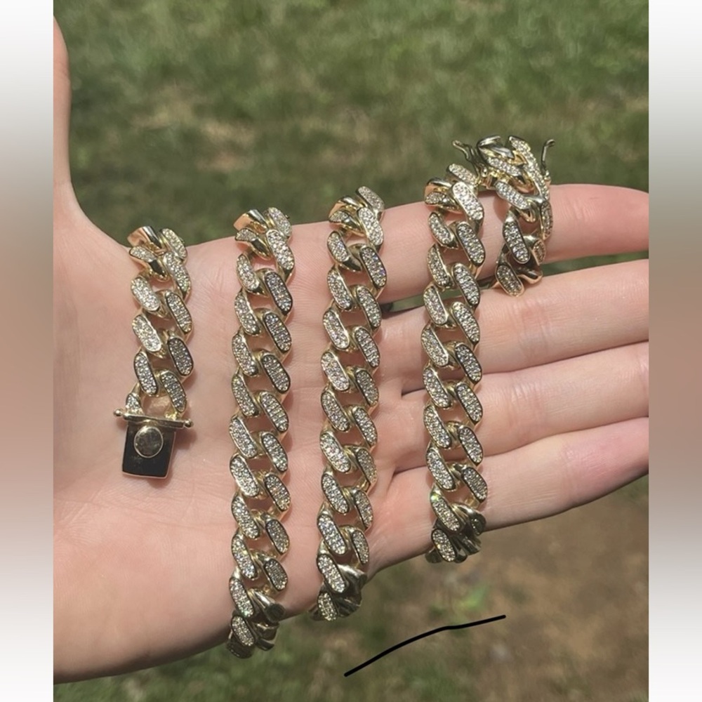 Miami Cuban Link Chain - Picture 6 of 14